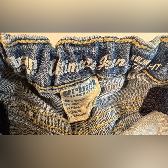 EUC/NWOT Bundle: 2-Pr 8 Slim Urban Pipeline Jeans, 1 Christmas & 1 Spider-Man T - Picture 3 of 16